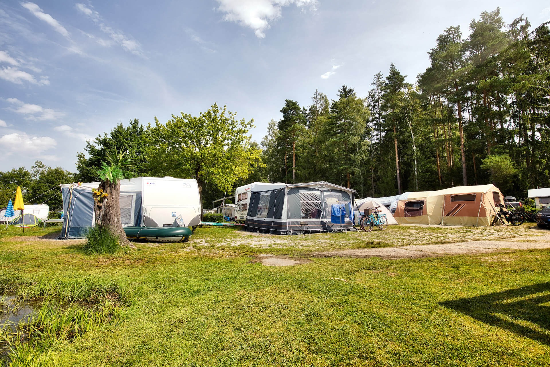 See-Campingpark Neubäu - Campingplatz mit Wohnwagen und Vorzelt