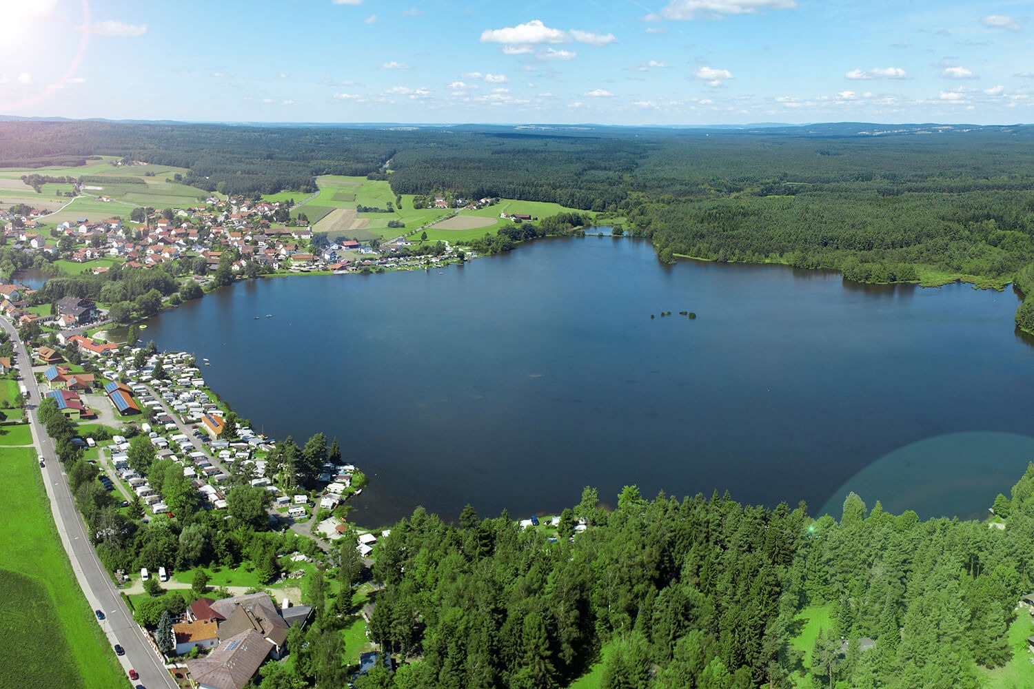 See-Campingpark Neubäu Drohnensicht von oben - kompletter See